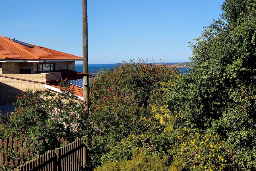 3 Bedroom Property for Sale in Boggomsbaai Western Cape